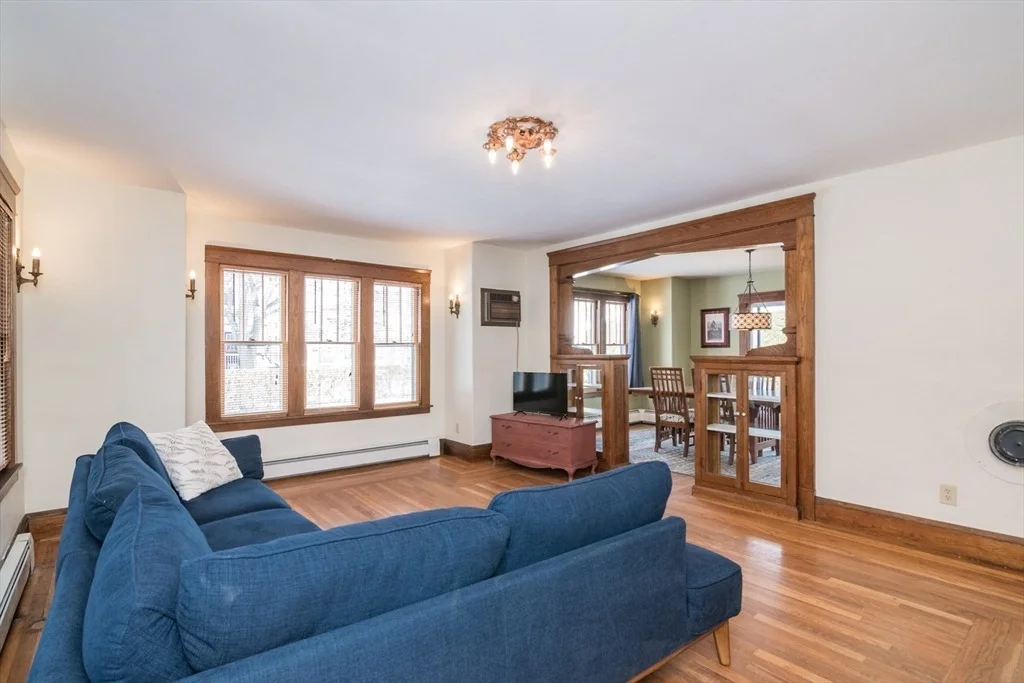 Photo of 2 Oak St