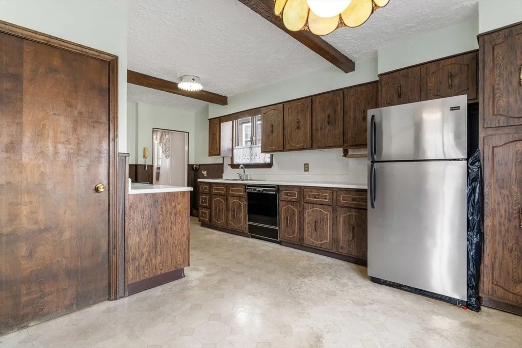 Photo of 37 Greenhalge Ave