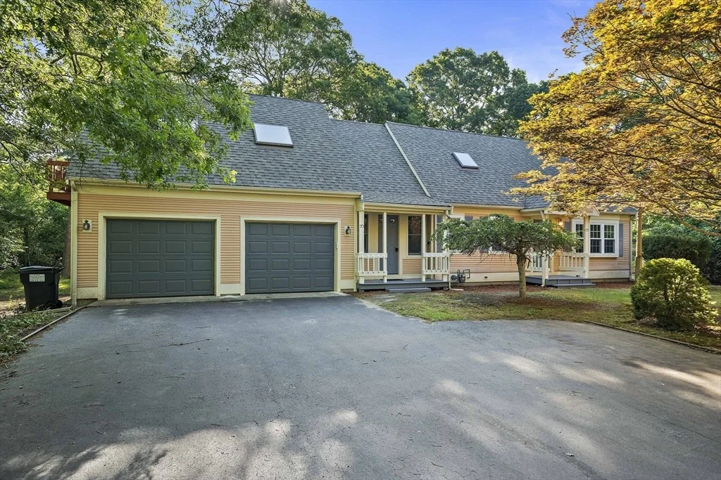 Photo of 20 Biscayne Dr