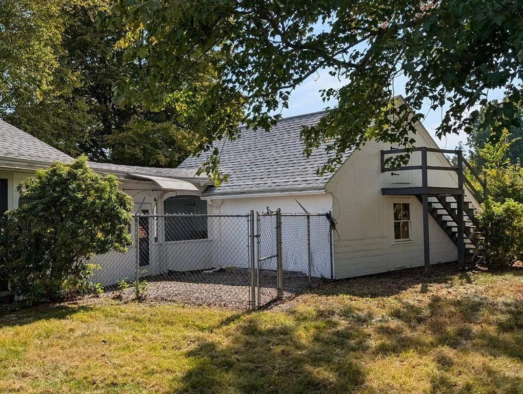 Photo of 504 Lampblack Rd