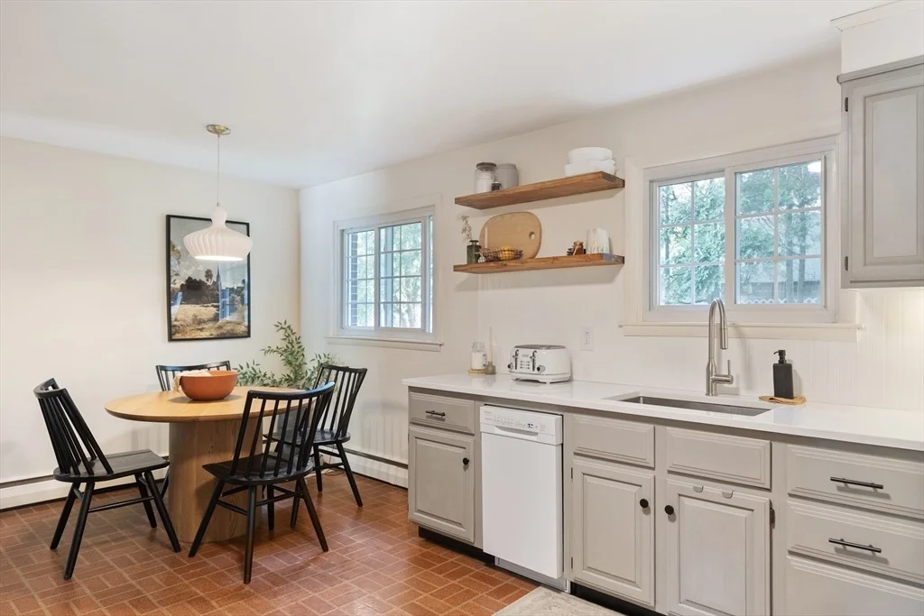 Photo of 45 Pine Tree Dr