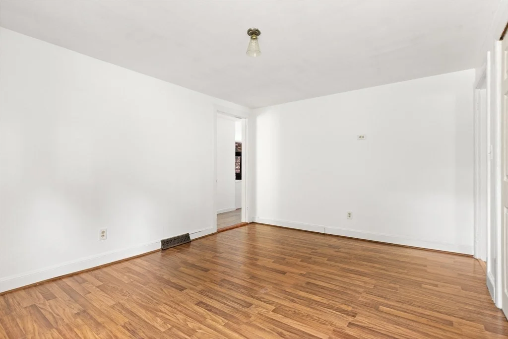 Photo of 30 Fenno Dr