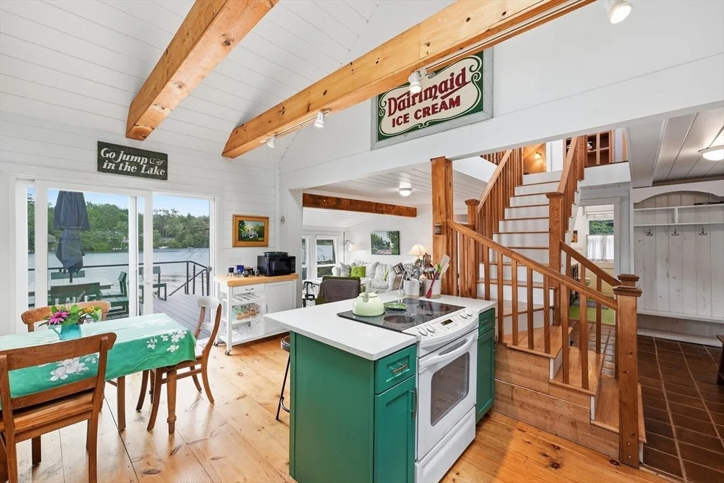 Photo of 279 Old Pond Rd