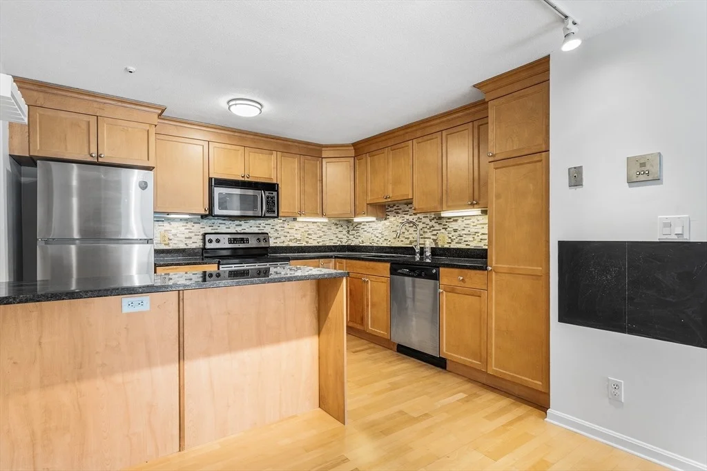 Photo of Unit K at 19 Pine St