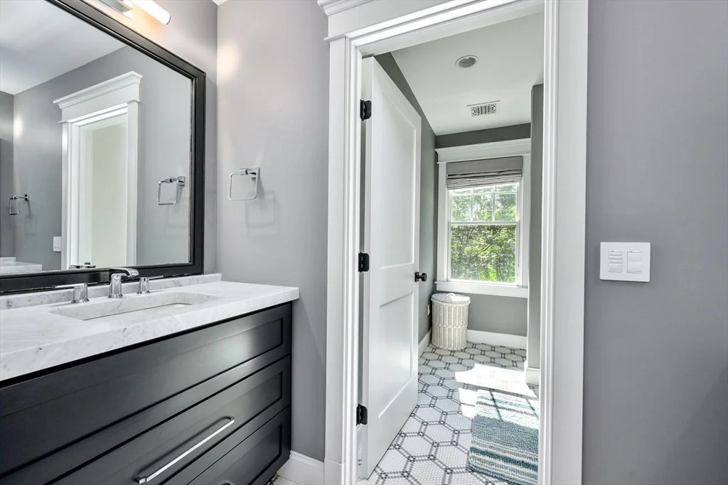 Photo of 239 Oxford Drive