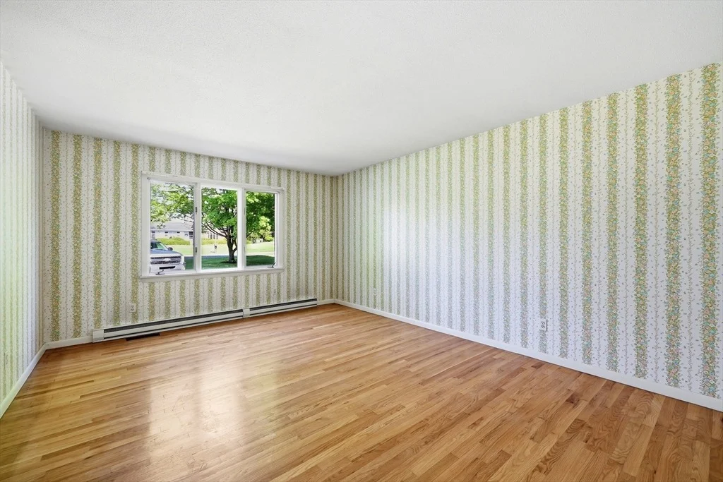 Photo of 1303 Plumtree Rd