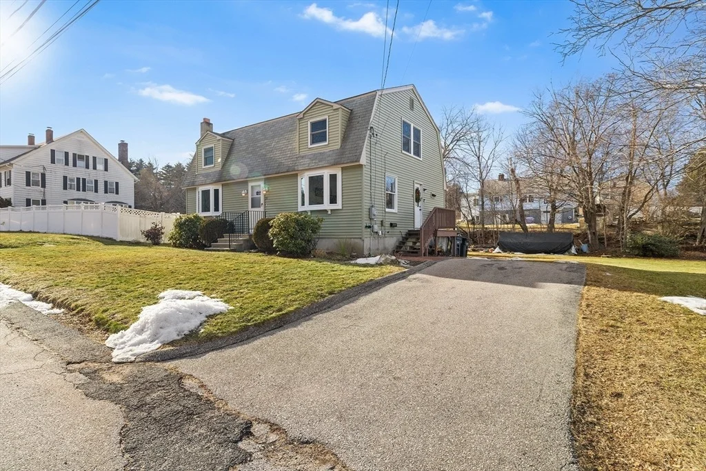 Photo of 28 Armory Ln