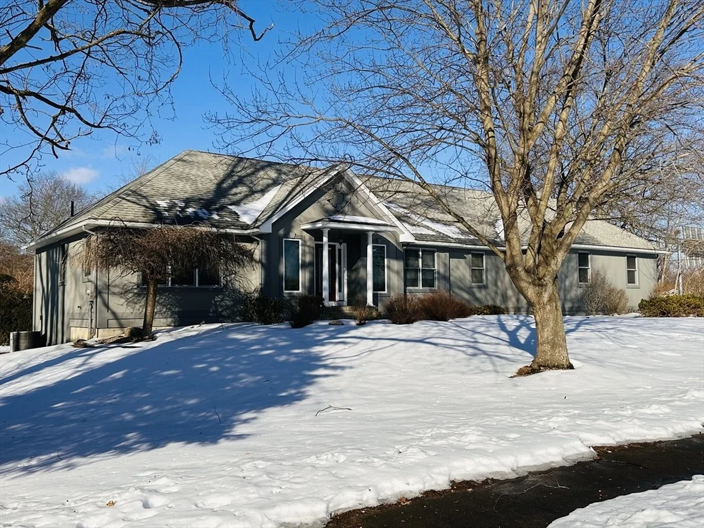 Photo of 8 Alexander Dr