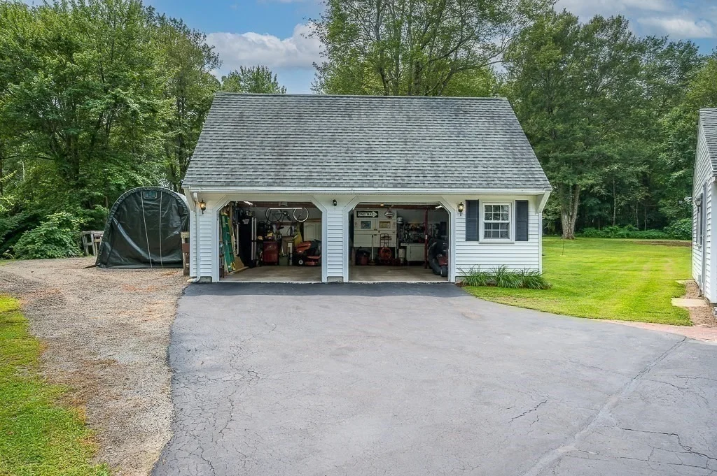Photo of 11 Eight Lots Rd.