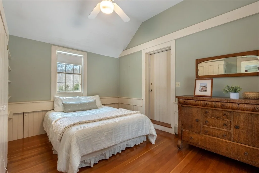 Photo of 520 Dutton Rd