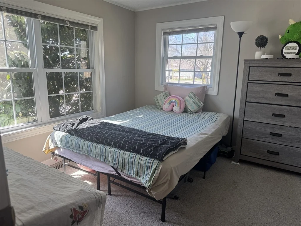 Photo of 936 Centre