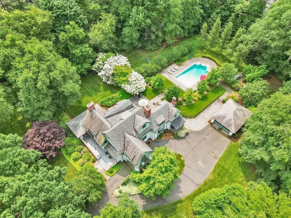 Photo of 135 Forest Glen Rd