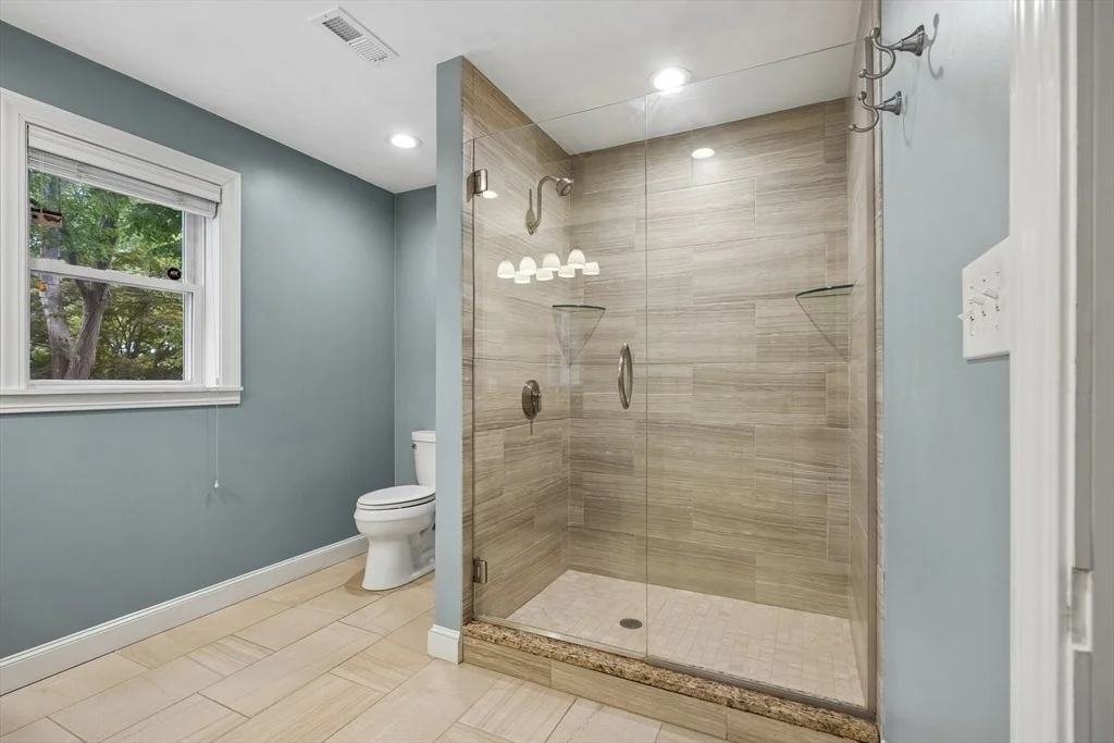 Photo of 45 Adanac Rd