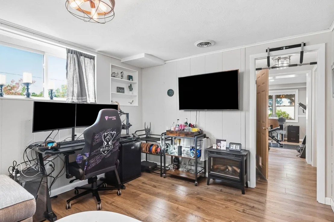 Photo of 21 Circuit Ave