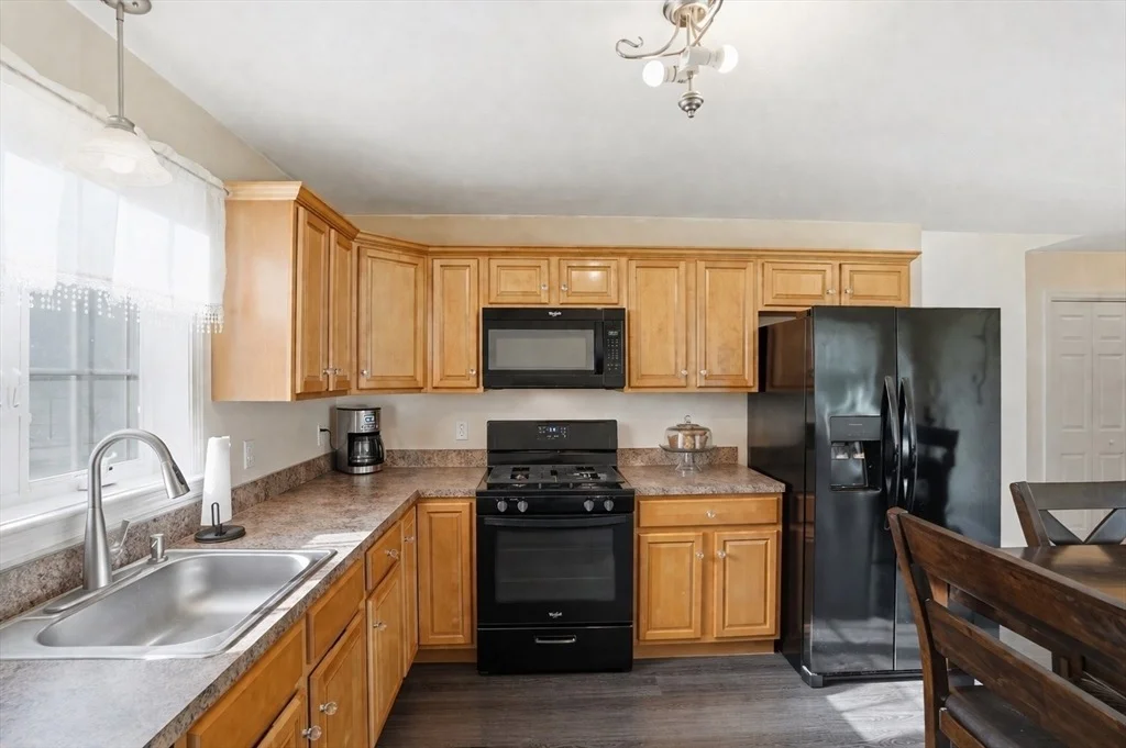 Photo of 943 Stonegate Lndg