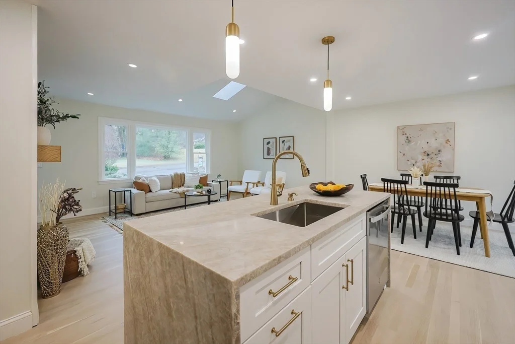Photo of 5 Avery Heights Dr