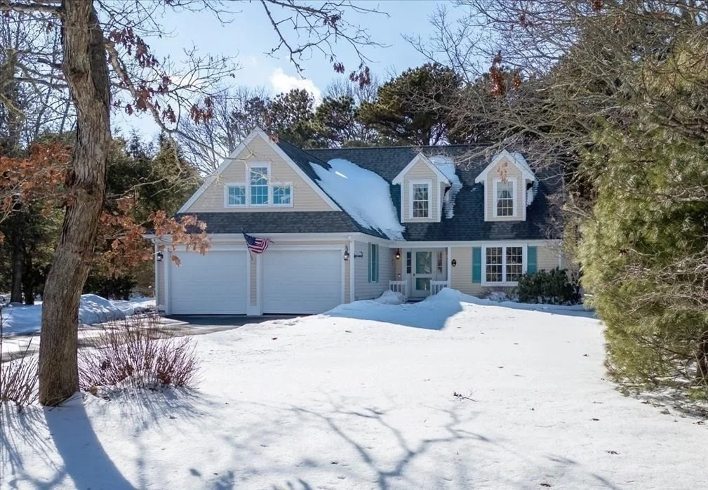 Photo of 12 Quashnet Woods Dr