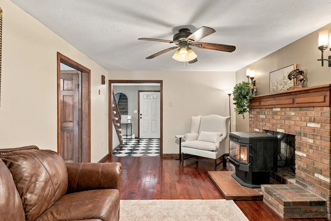 Photo of 10 Garrison Heights Drive