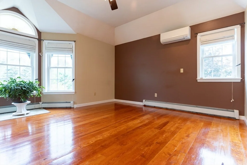 Photo of 110 Hosley Rd