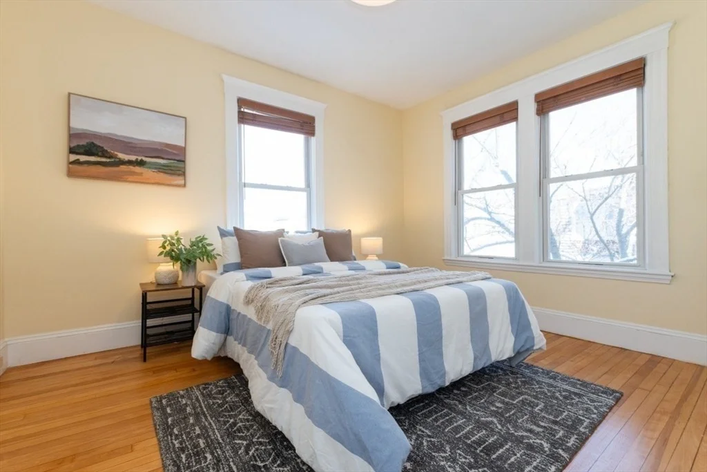 Photo of Unit 2 at 62 Everett St