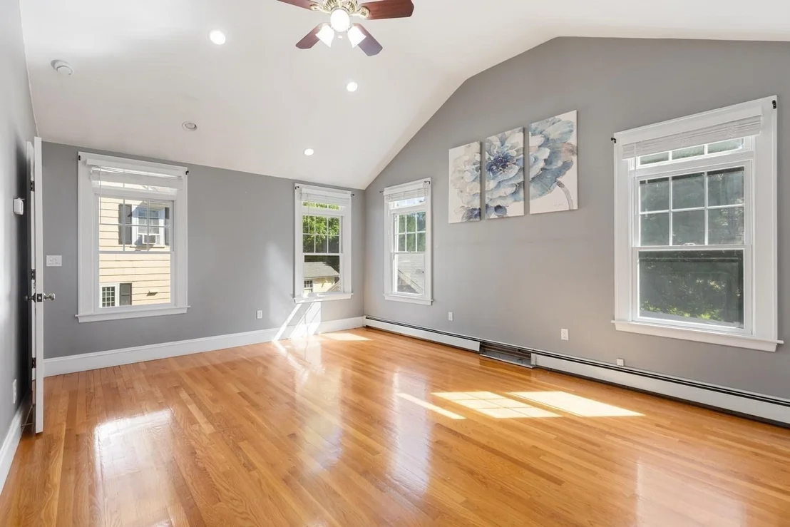 Photo of 85 Robbins Rd