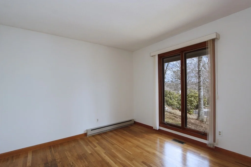 Photo of 60 Redwood Cir