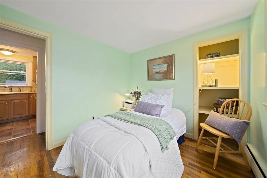 Photo of 38 Roseen Rd