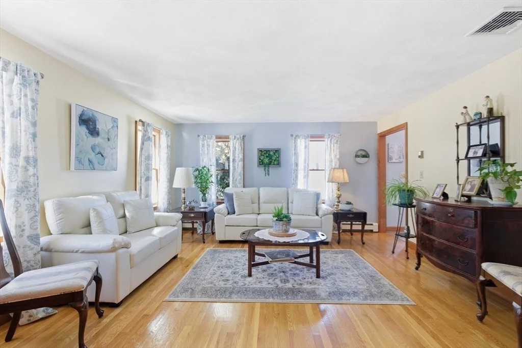 Photo of 194 Sanborn Lane