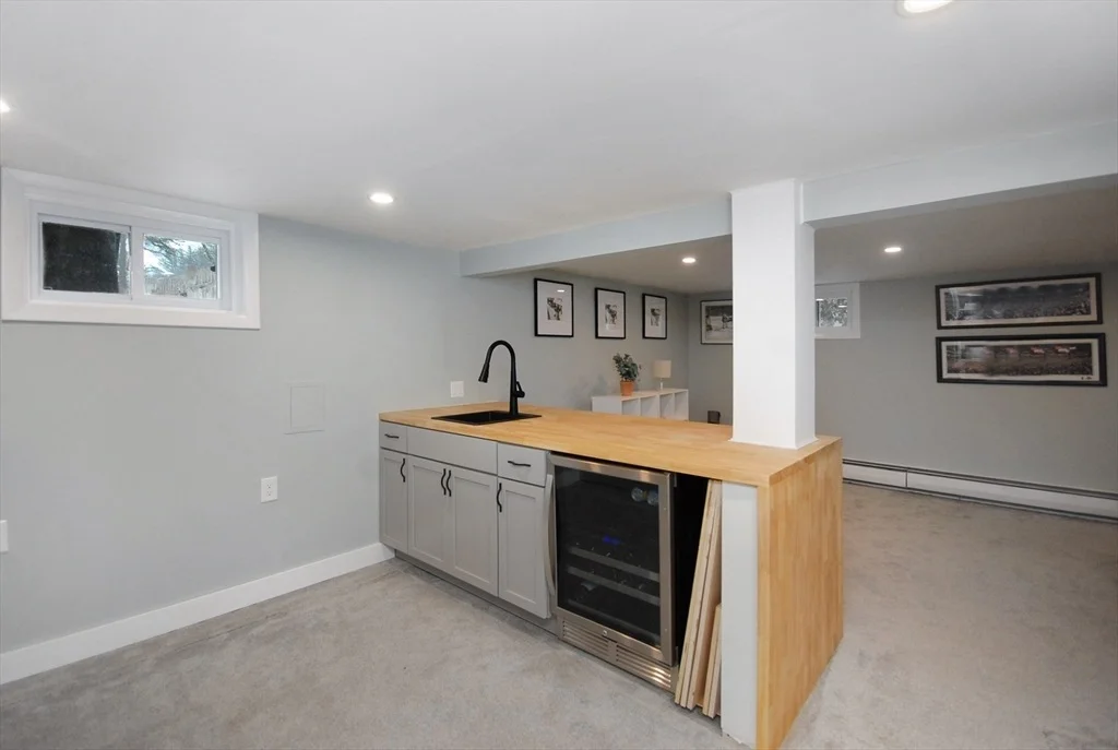 Photo of 35 Robbins Rd