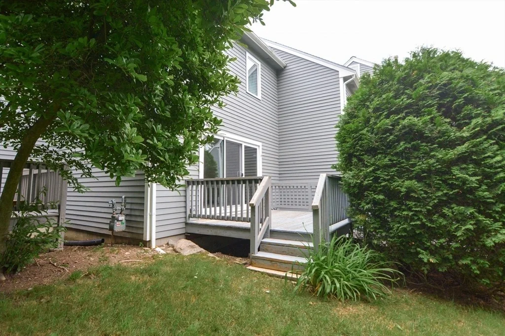 Photo of Unit 106 at 31 Blithewood Avenue