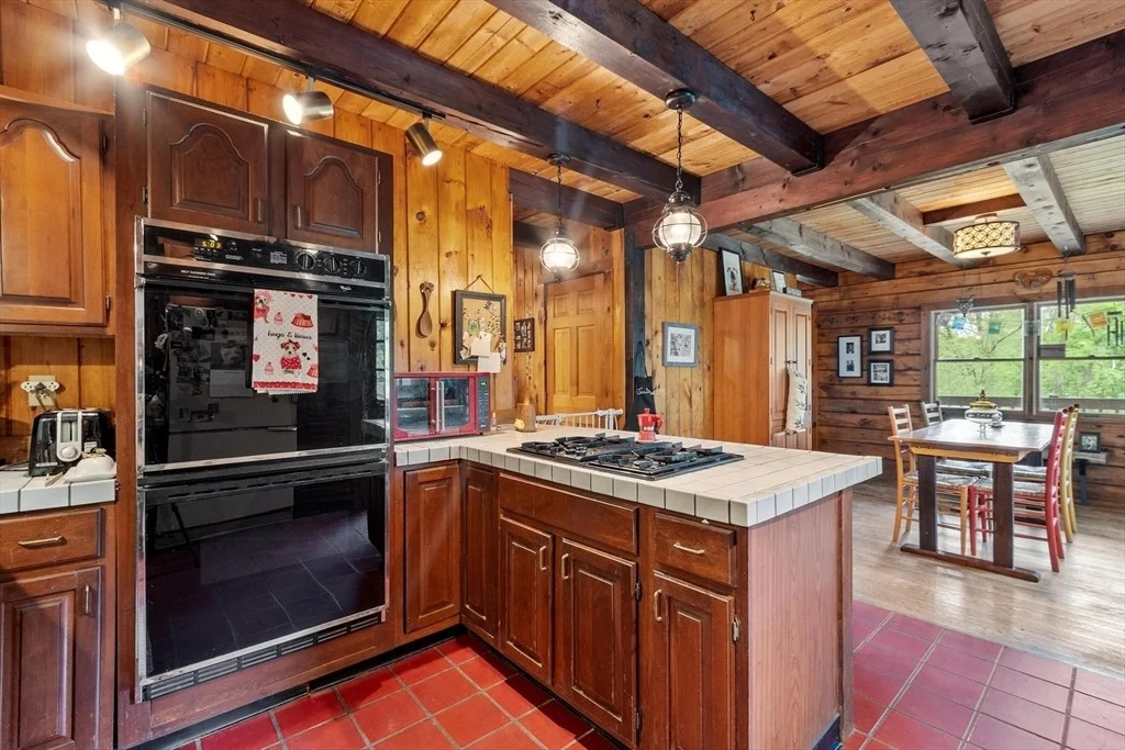 Photo of 90 Appleton Cir