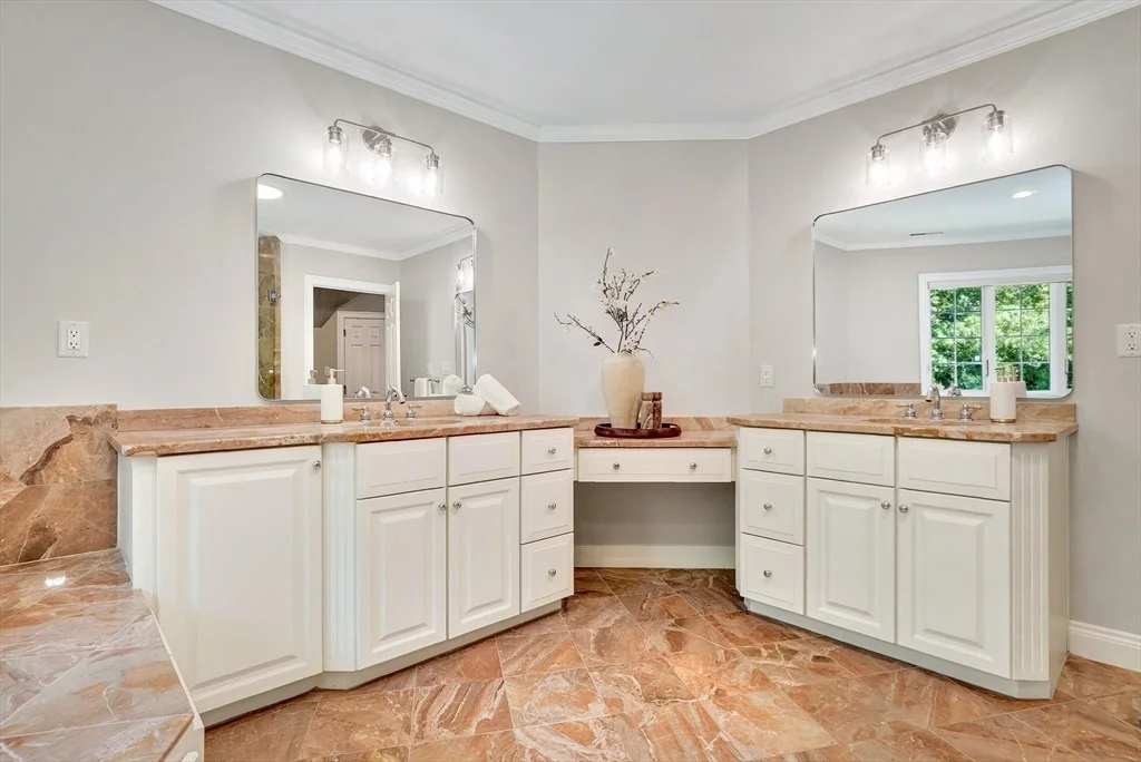 Photo of 2 Goldman Cir