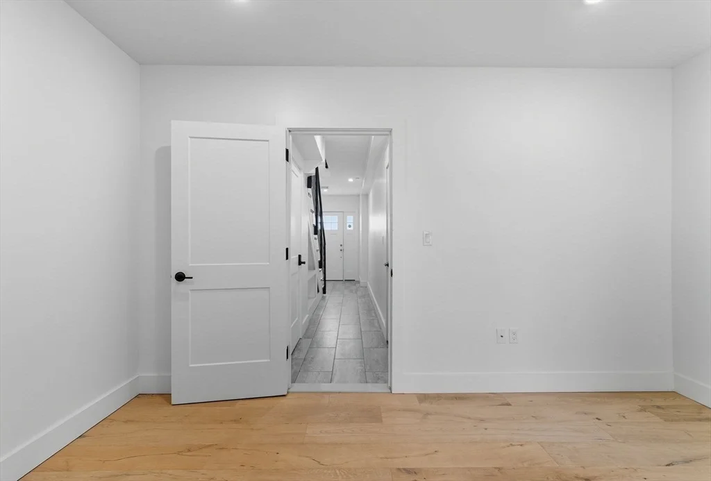 Photo of Unit 2 at 27 Carter St