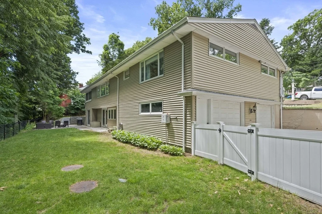 Photo of 41 Algonquin Rd
