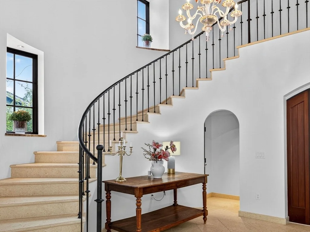 Photo of 18 Middlesex St