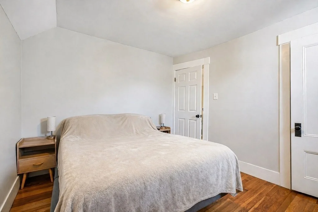 Photo of 19 Sheldon St