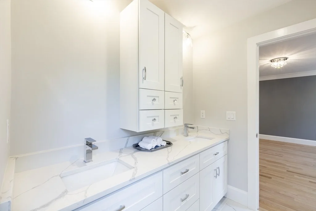 Photo of 239 Hardy Pond Road