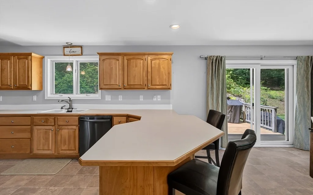Photo of 170 Queen Lake Rd