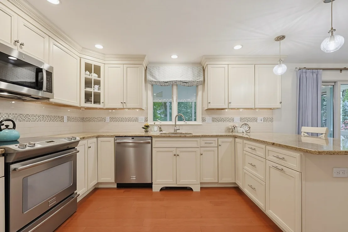 Photo of 45 Surrey Dr