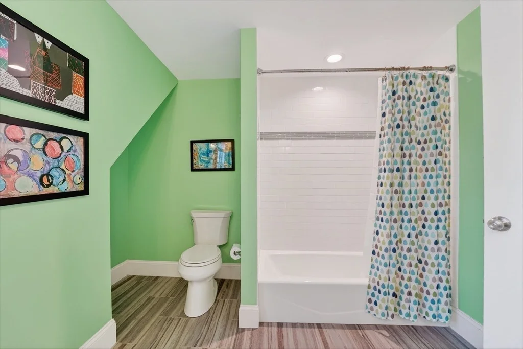 Photo of 176 Melrose Avenue