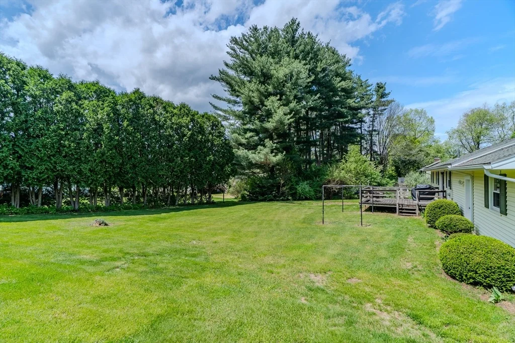 Photo of 8 Meadowbrook Dr