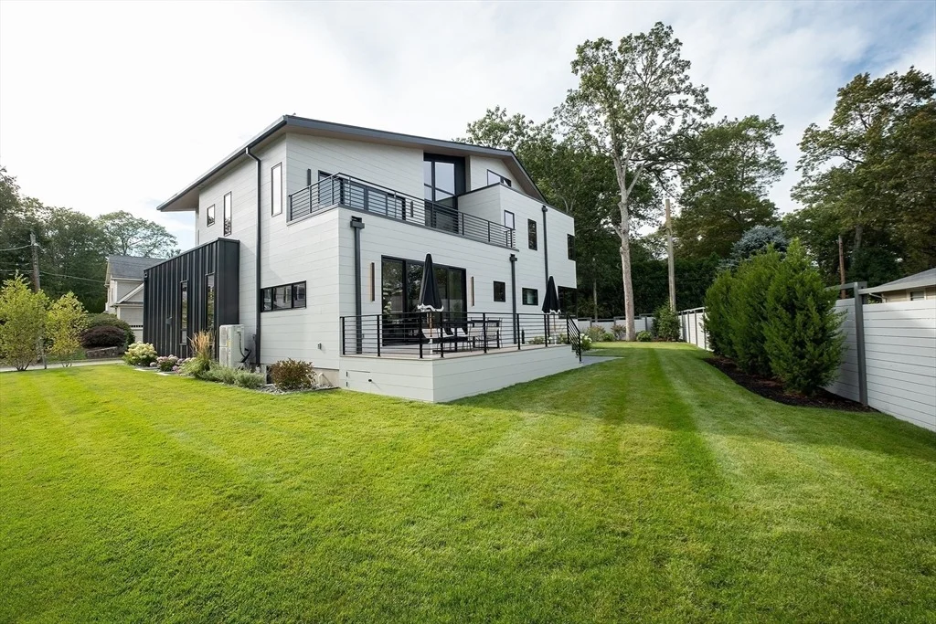 Photo of 95 Deerfield Rd