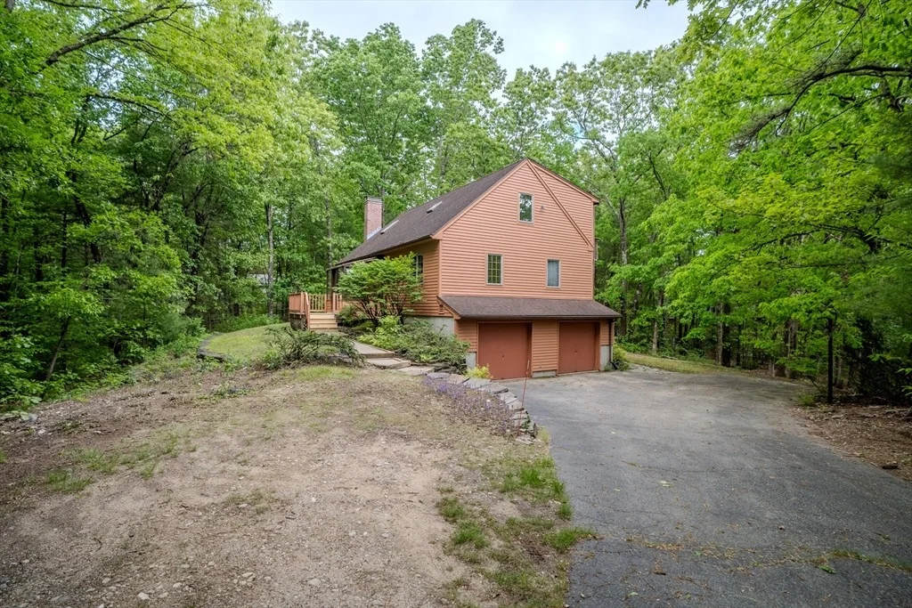 Photo of 102 Larkspur Dr
