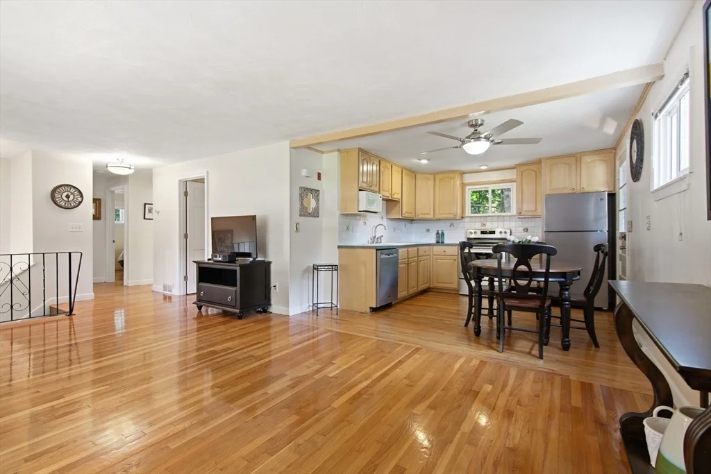 Photo of 24 Upper Joclyn Ave