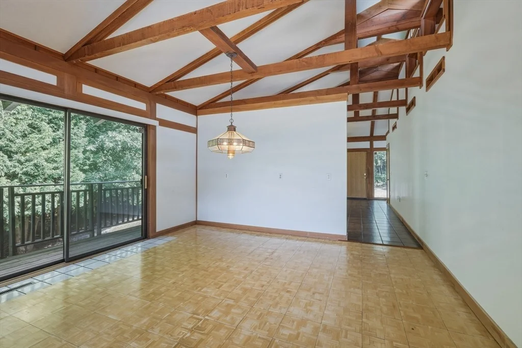 Photo of 5 Laurel Ridge Dr