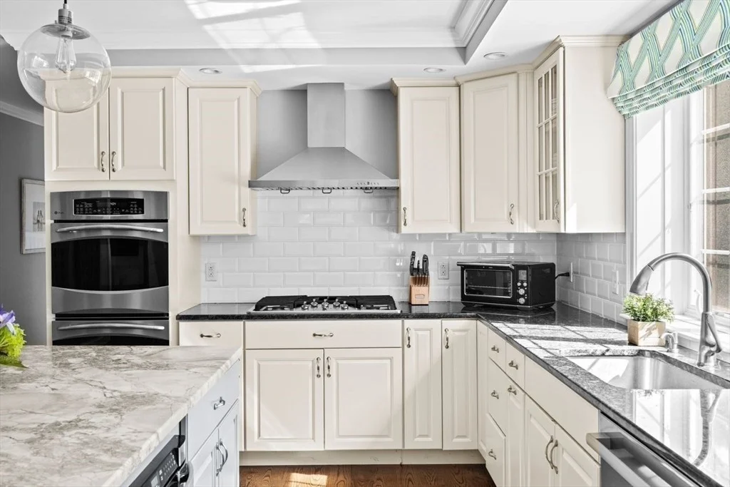 Photo of 10 Evangeline Dr