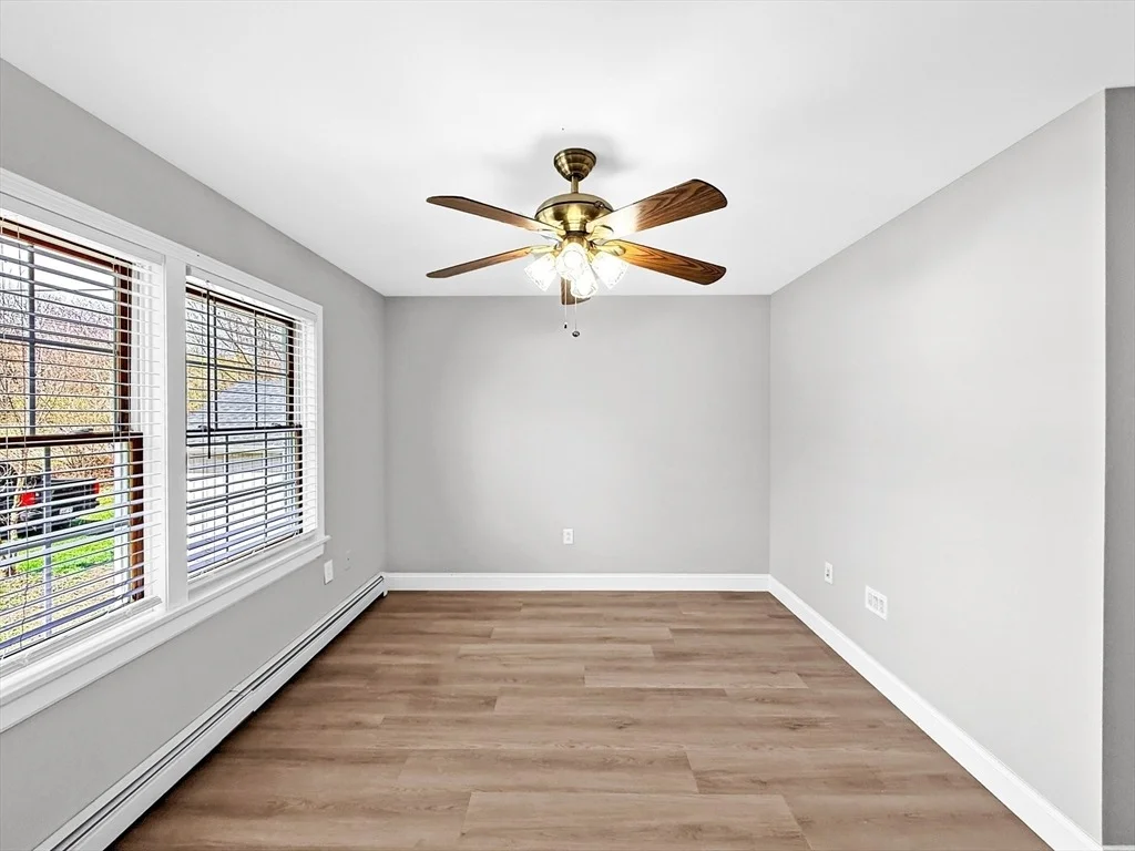 Photo of 2237 Main St