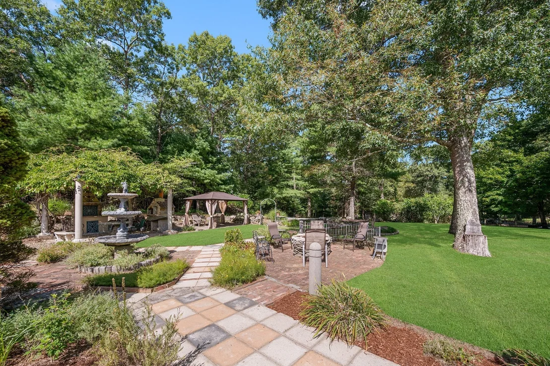 Photo of 22 Brook View Dr