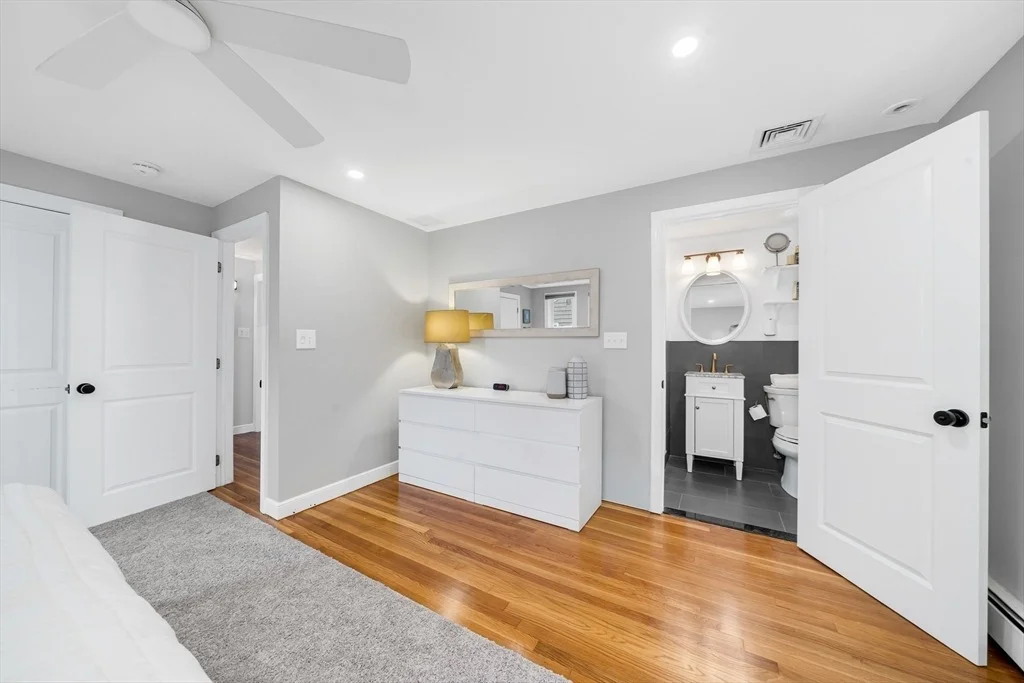 Photo of 8 Willowdale Dr