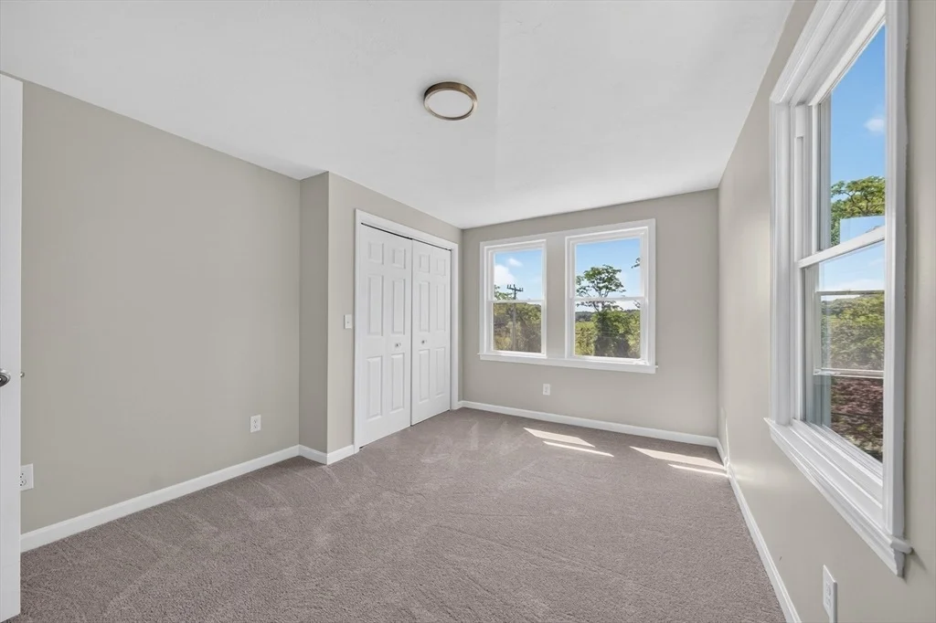 Photo of 71 Great Neck Rd
